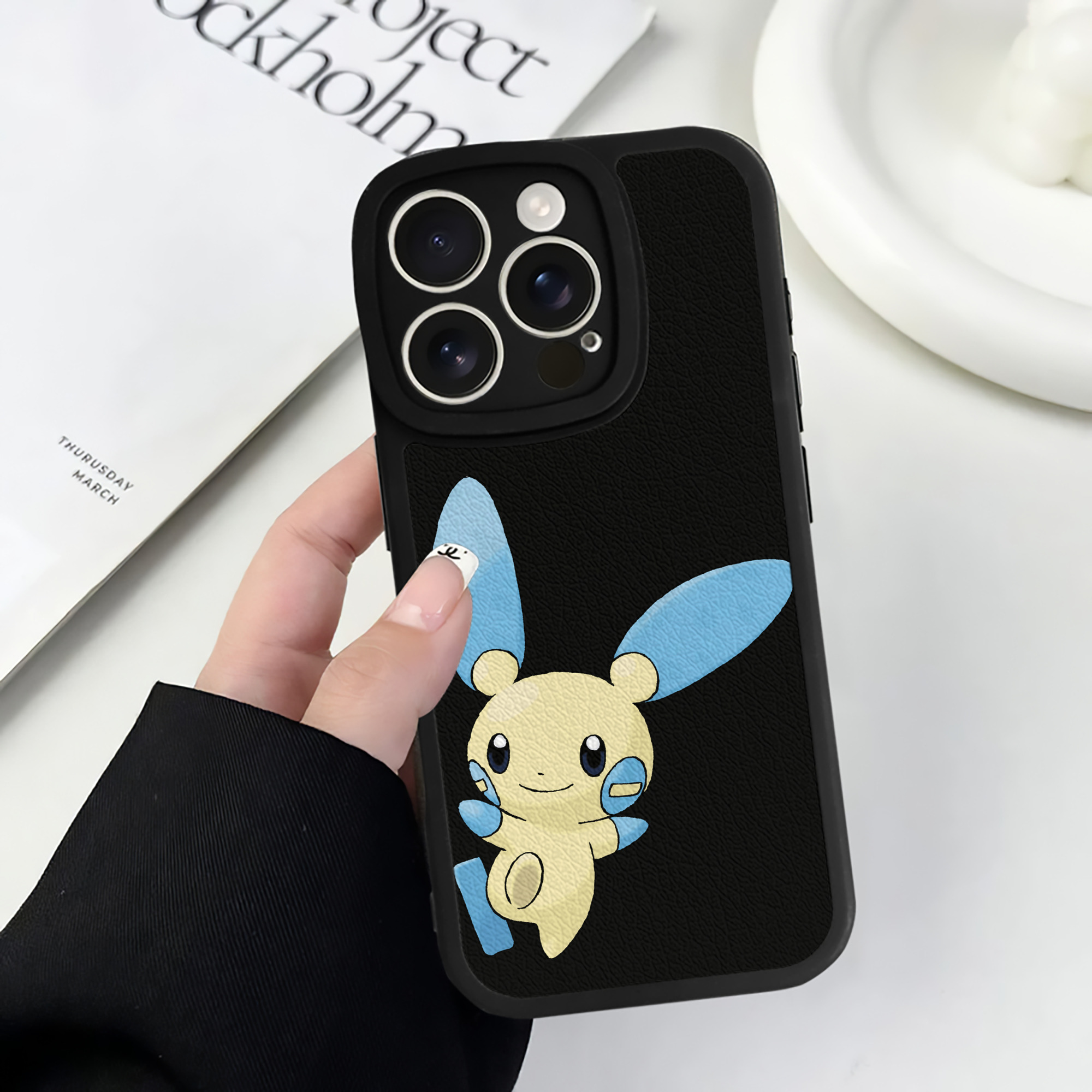 （画像用） ポケットモンスター Pokémon 【iPhone 16シリーズ対応】シリコンスマホケース（レザー調） 材質：シリコン